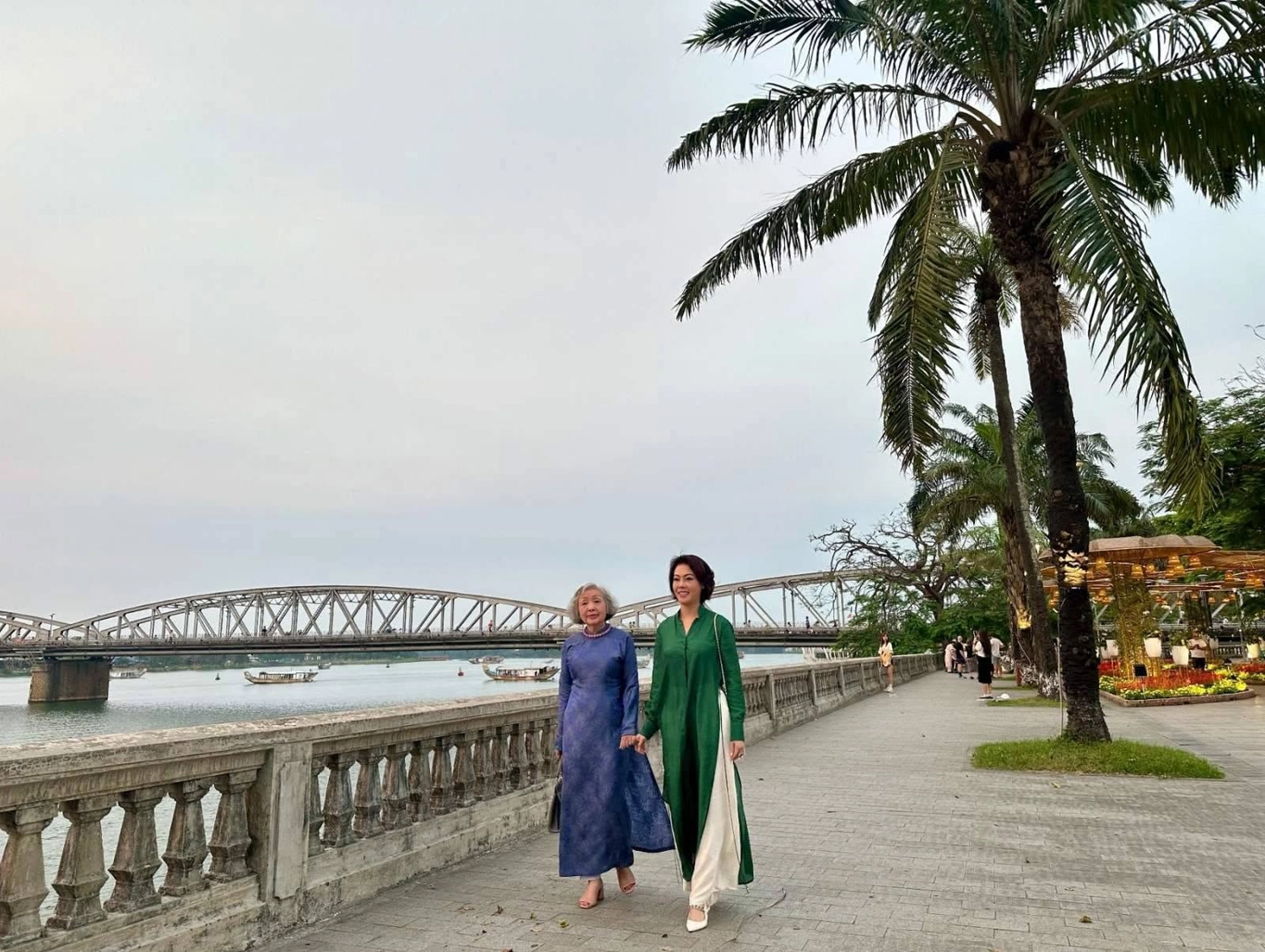 HUẾ - CẦU TR&Agrave;NG TIỀN