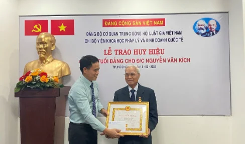 MỪNG BÁC KÍCH 1